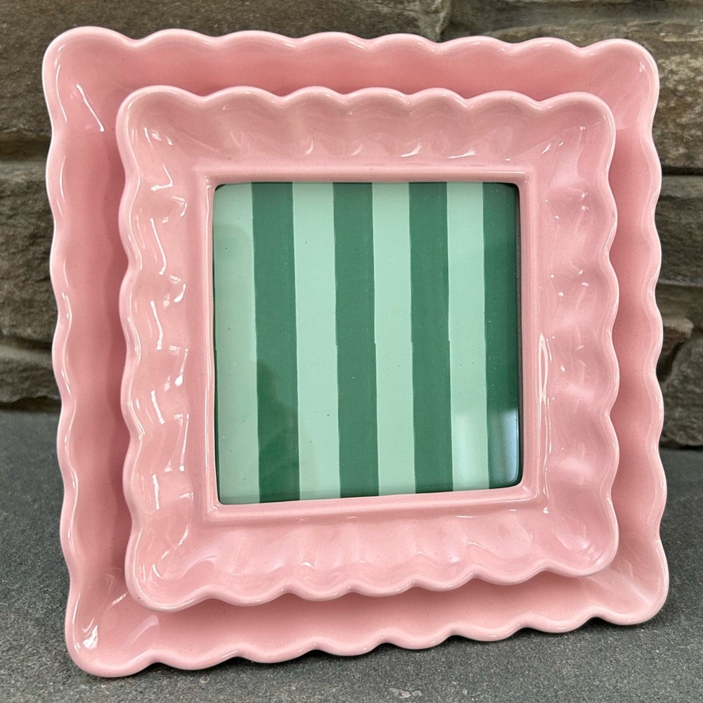 Anthropologie Maeve Scalloped Stoneware Frame